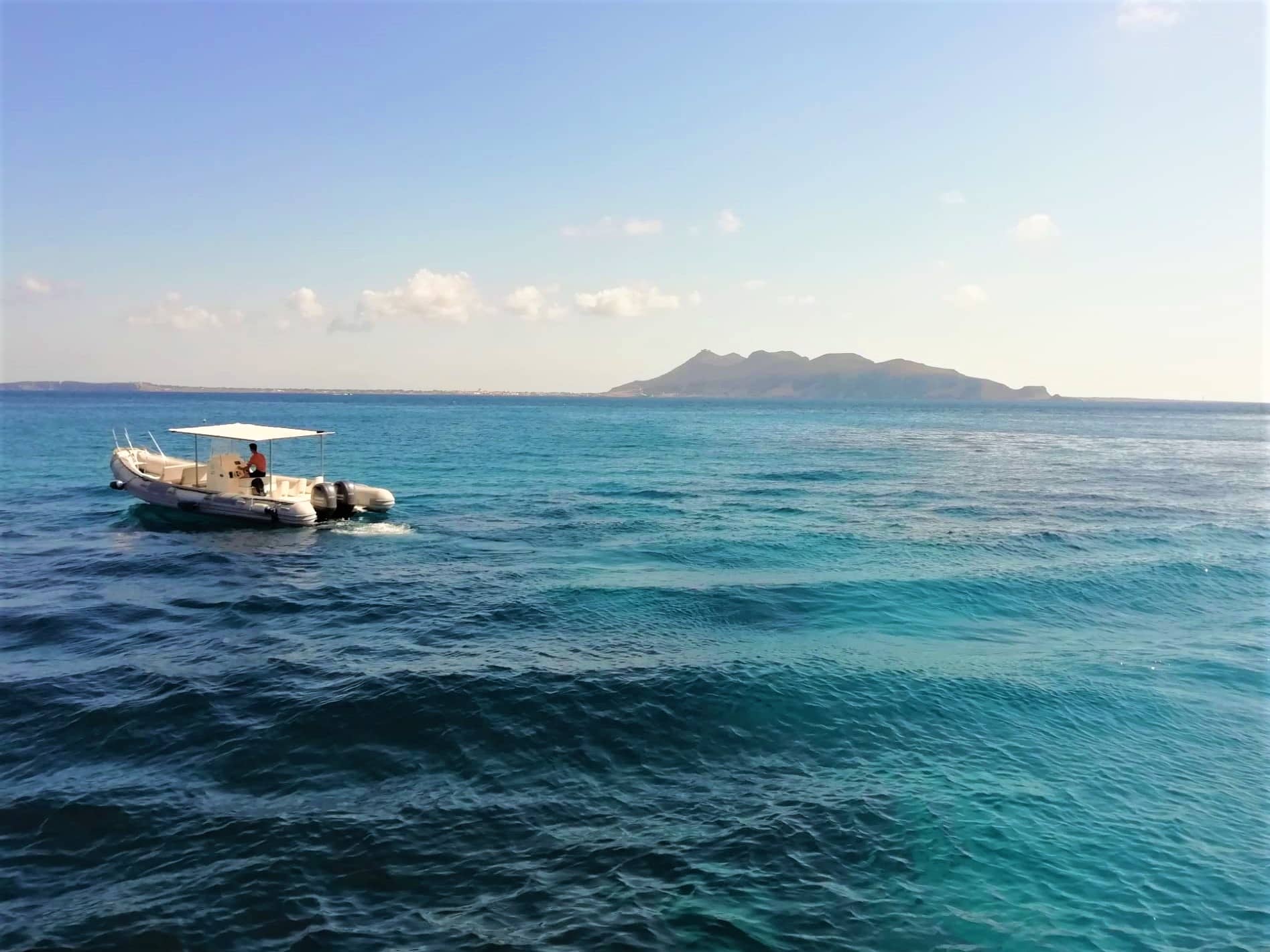 Favignana vista dal gommone